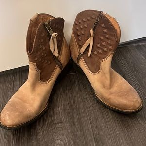 - Born, western booties